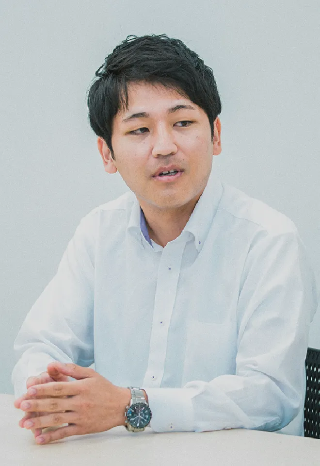クロストーク 社員画像