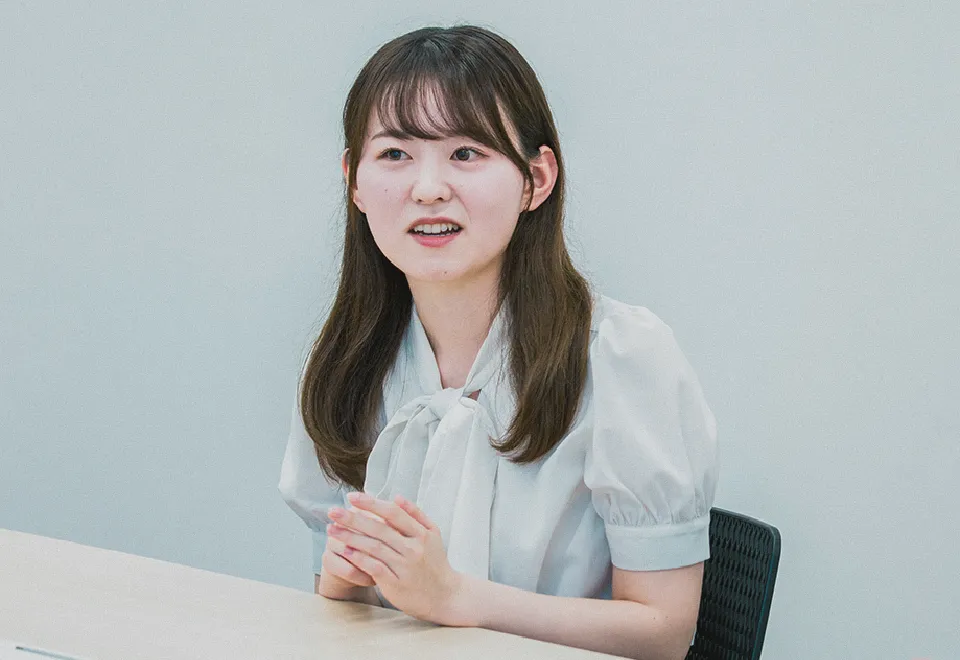 クロストーク 社員画像
