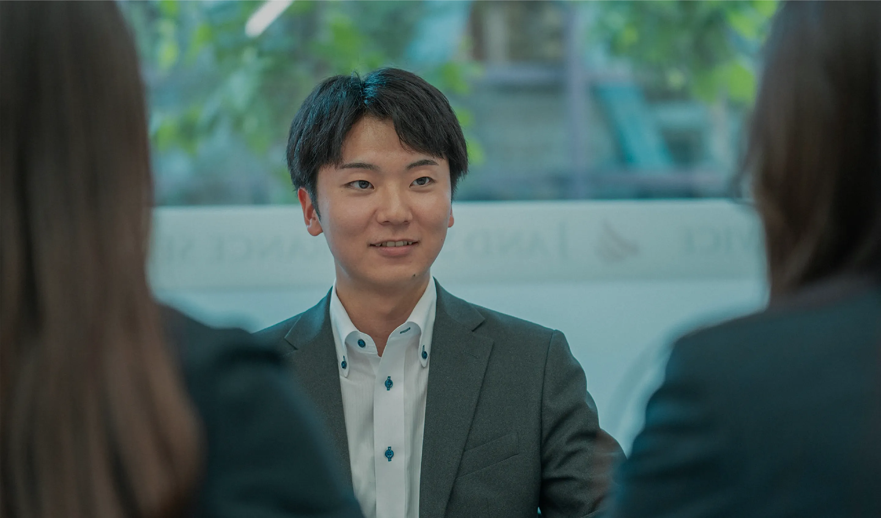 TOPページ メインビジュアル 社員画像